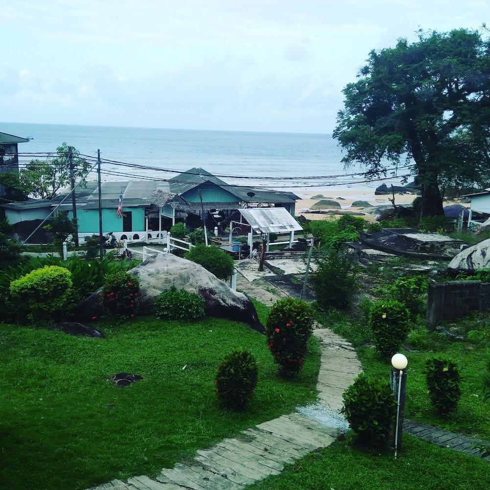 Marina Bay Resort & Restaurant Kampung Genting Kültér fotó