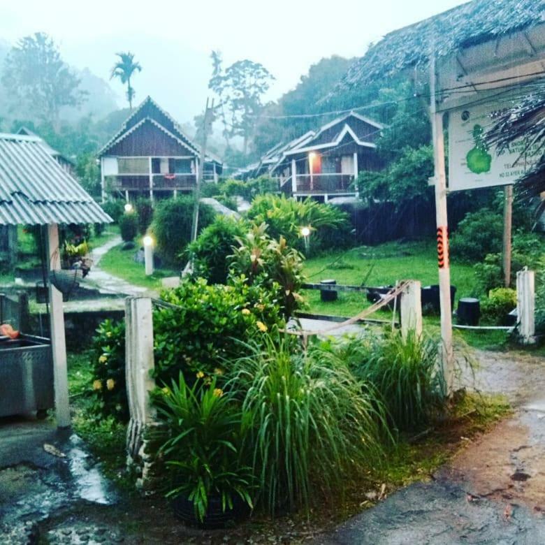 Marina Bay Resort & Restaurant Kampung Genting Kültér fotó