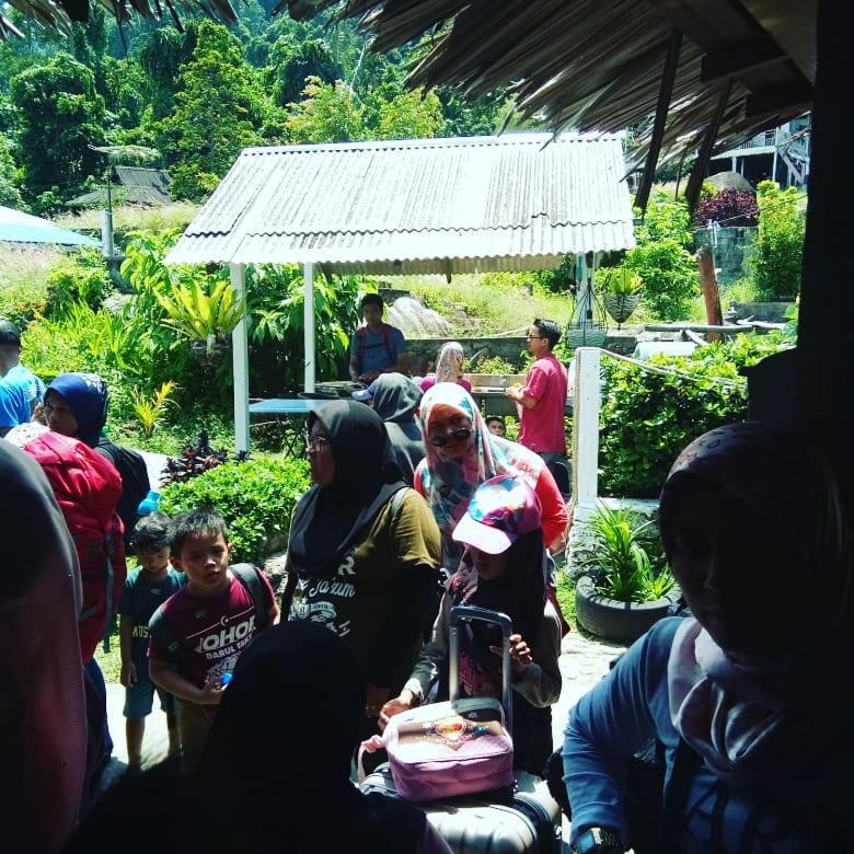 Marina Bay Resort & Restaurant Kampung Genting Kültér fotó