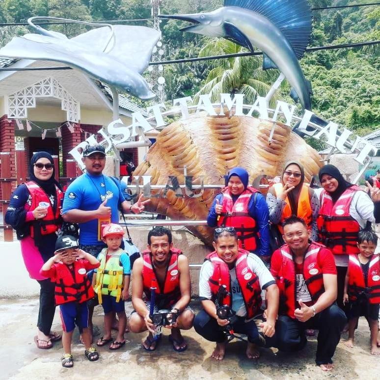 Marina Bay Resort & Restaurant Kampung Genting Kültér fotó